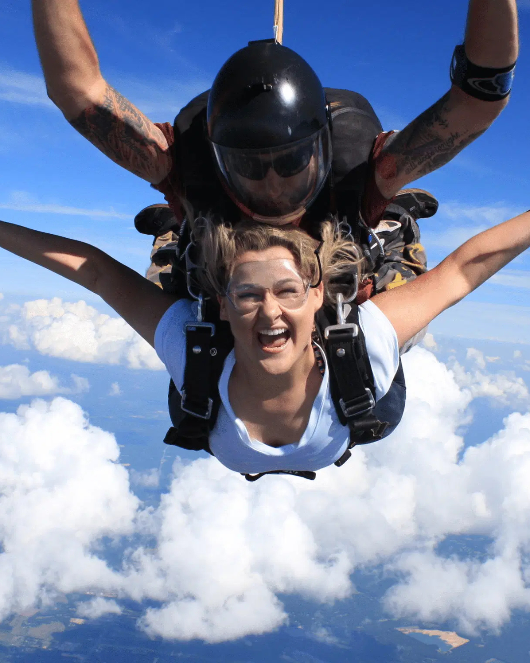 Skydiving at Aamby Valley