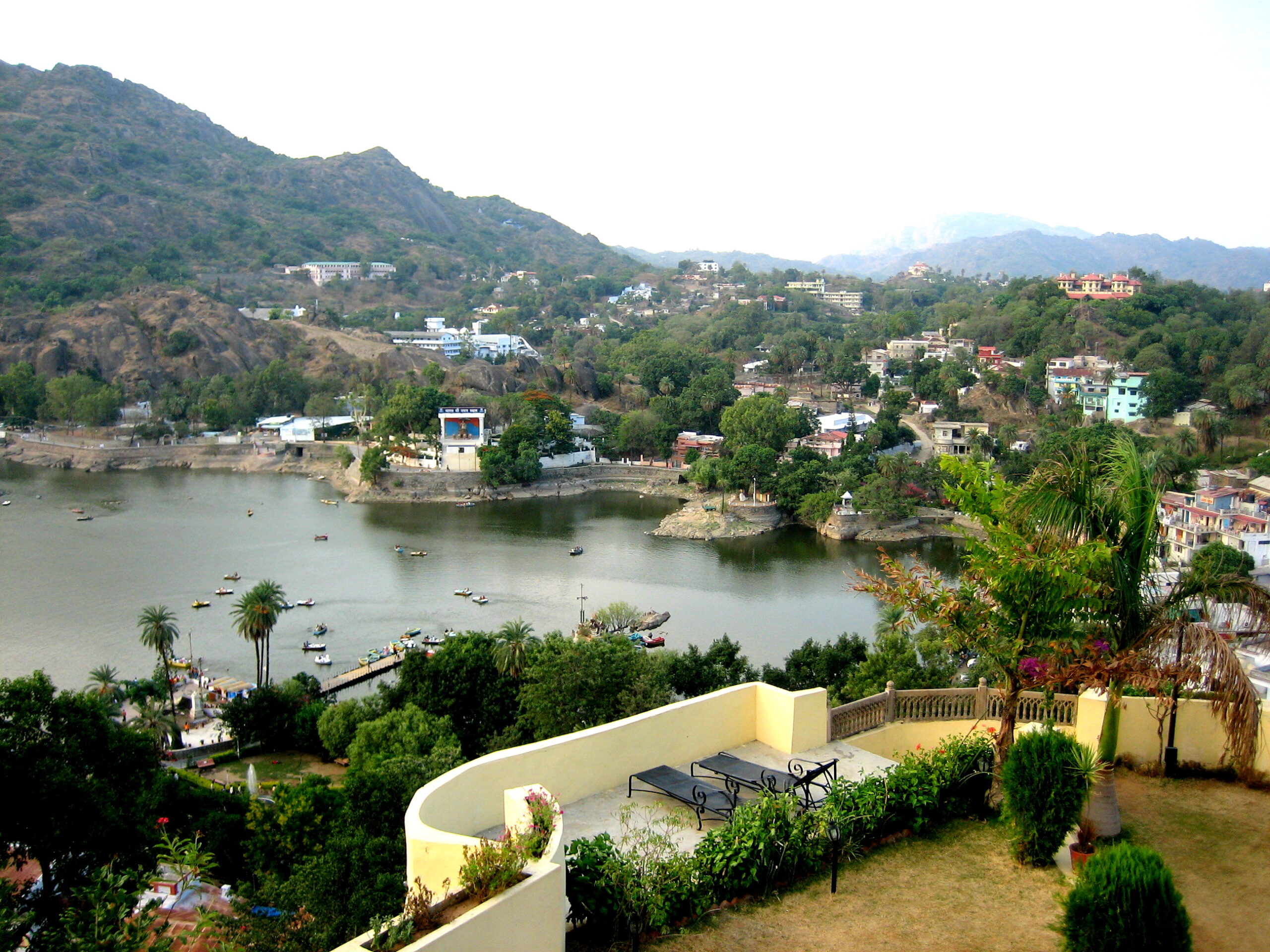 lan your perfect getaway to Mount Abu, Rajasthan with expert travel services agency.