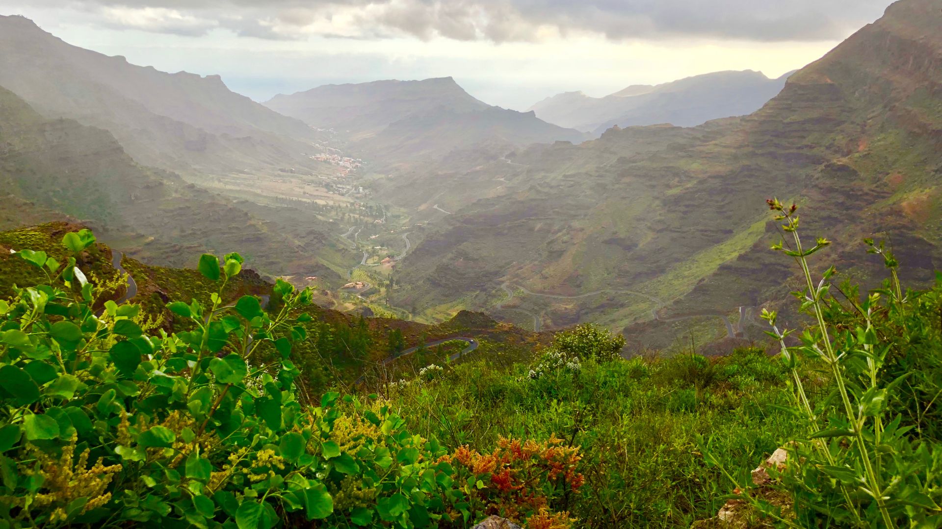 Experience breathtaking landscapes with the best traveling services