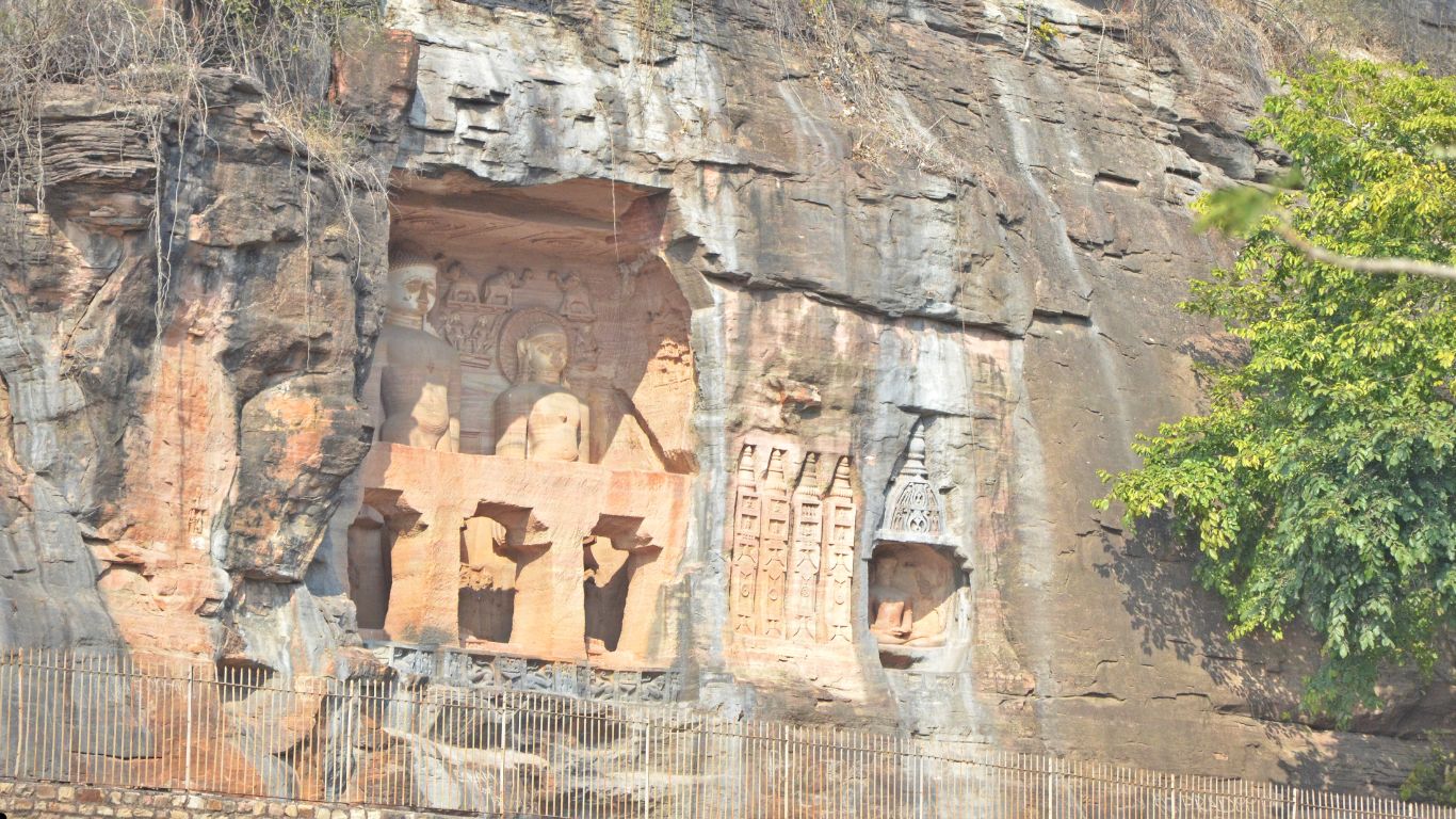 Gopachal Parvat Visit With Bleisuretrip, Best Travel Agency In Gwalior